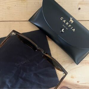 Carfia Brown Sunglasses with Case